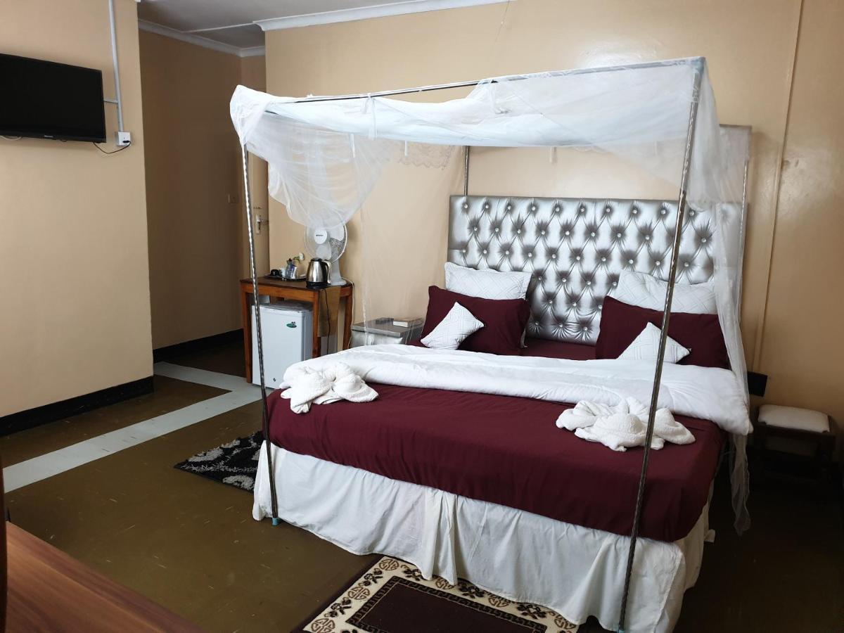 The Oasis Evergreen Lodge Choma Екстериор снимка